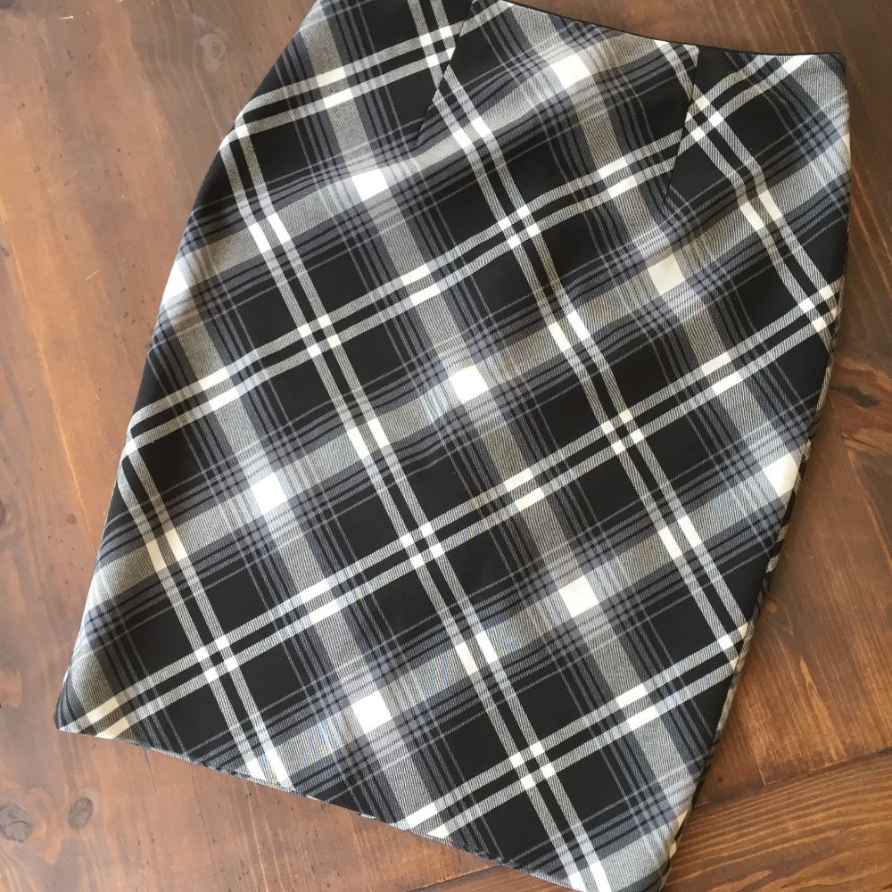 White House Black Market pencil skirt, size 8